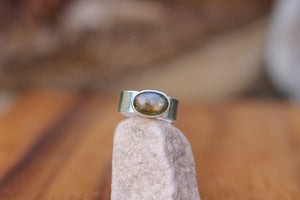 Thick Labradorite Ring - Size 7.75
